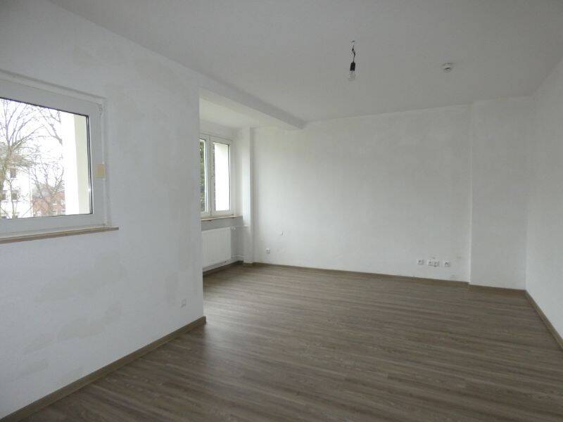 +++ 2 Zimmererdgeschosswohnung mit Balkon und Duschbad +++, 47055 Duisburg (Neudorf-Süd Wanheim-Angerhausen Wanheimerort)