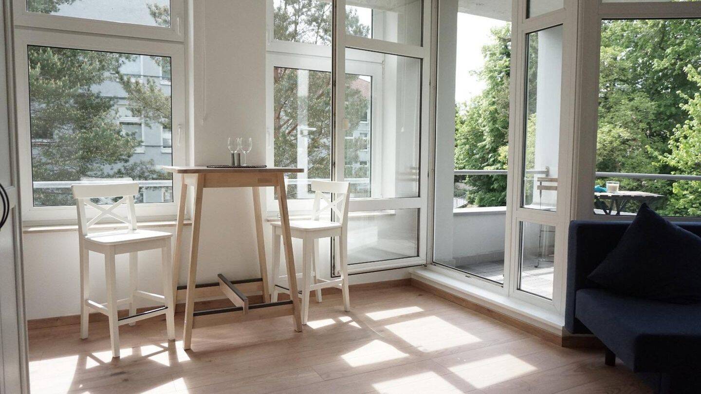 Ruhig, hell, möbliert – Apartment mit Balkon und Top-Anbindung zwischen Adlershof und Flughafen BER, 12524 Berlin (Treptow-Köpenick Altglienicke Kleingartenanlage Falkenbrunn 1)