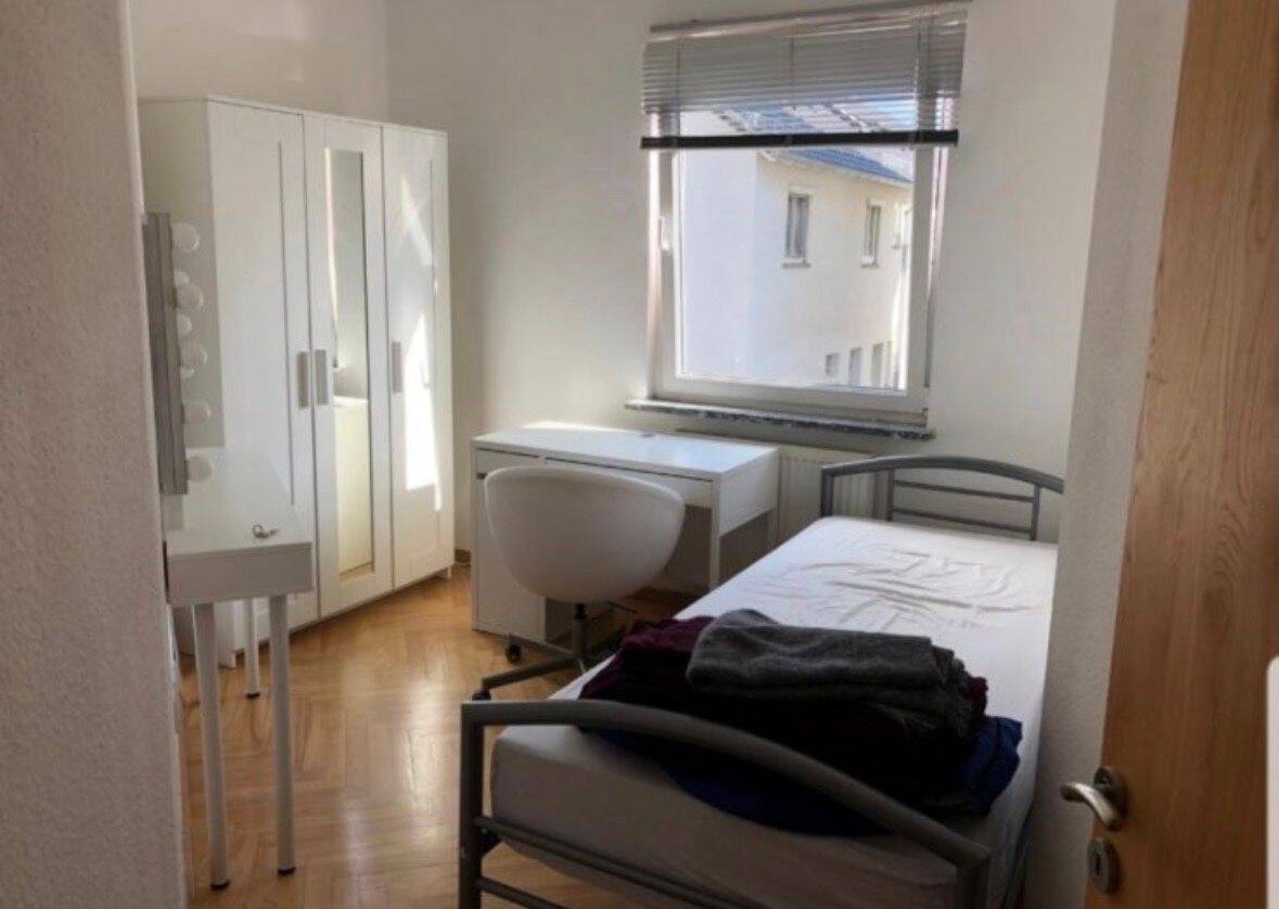 3 FREIE WG Zimmer in neu renovierten Wohnung zu vermieten, 70563 Stuttgart (Vaihingen)
