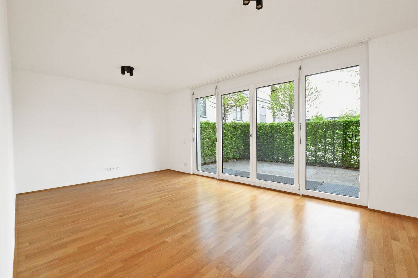 AIGNER – Moderenes Reihenhaus mit Souterrain in Perlach!, 81737 München (Ramersdorf-Perlach)