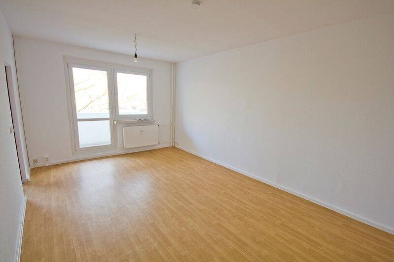 In der Herrichtung! 1-Zimmerwohnung mit Balkon u. Dusche., 6118 Halle (Saale)