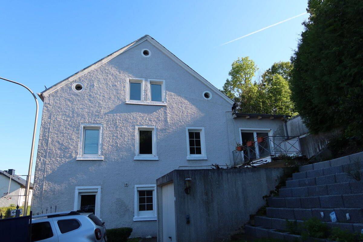 Reduziert! Große Doppelhaushälfte mit Einliegerwohnung im DG, 95145 Oberkotzau