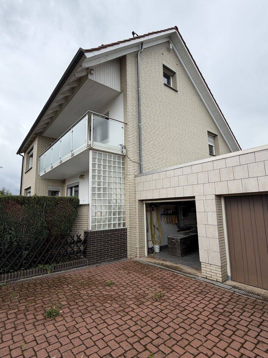 Großzügiges Wohnen in Barsinghausen – modernes Zweifamilienhaus mit vielfältigen Nutzungsmöglichkeiten, 30890 Barsinghausen