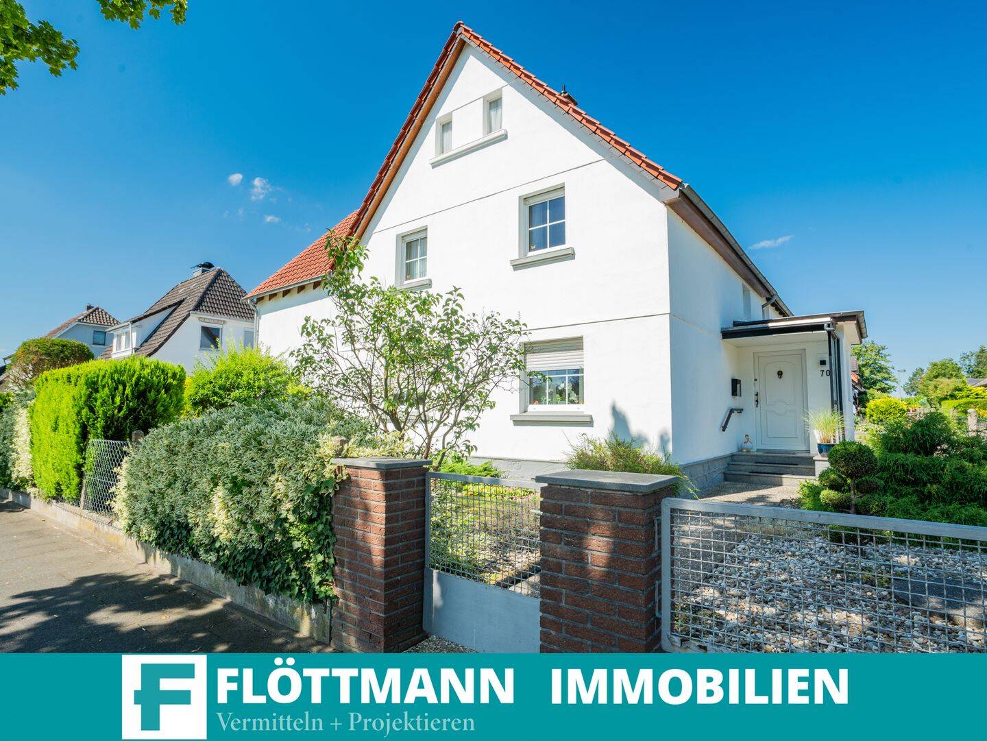 Modernisiertes Zweifamilienhaus mit zwei Wohneinheiten, Doppelcarport in Bad-Salzuflen!, 32107 Bad Salzuflen