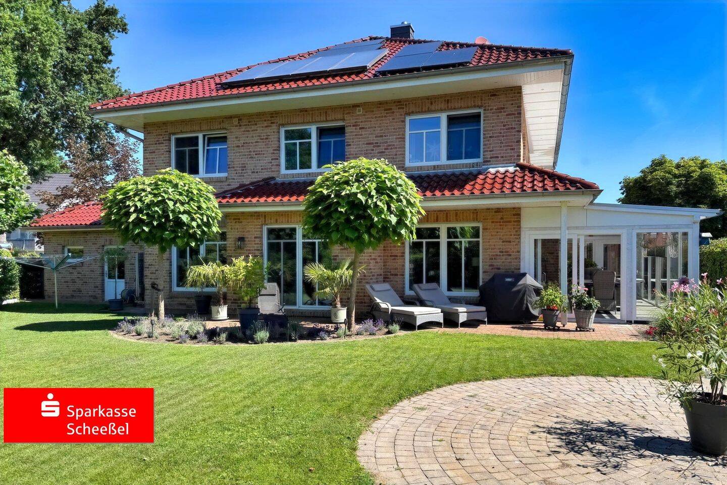 Ein Zuhause, das keine Wünsche offen lässt – Exklusive Stadtvilla in bester Wohnlage von Scheeßel, 27383 Scheeßel