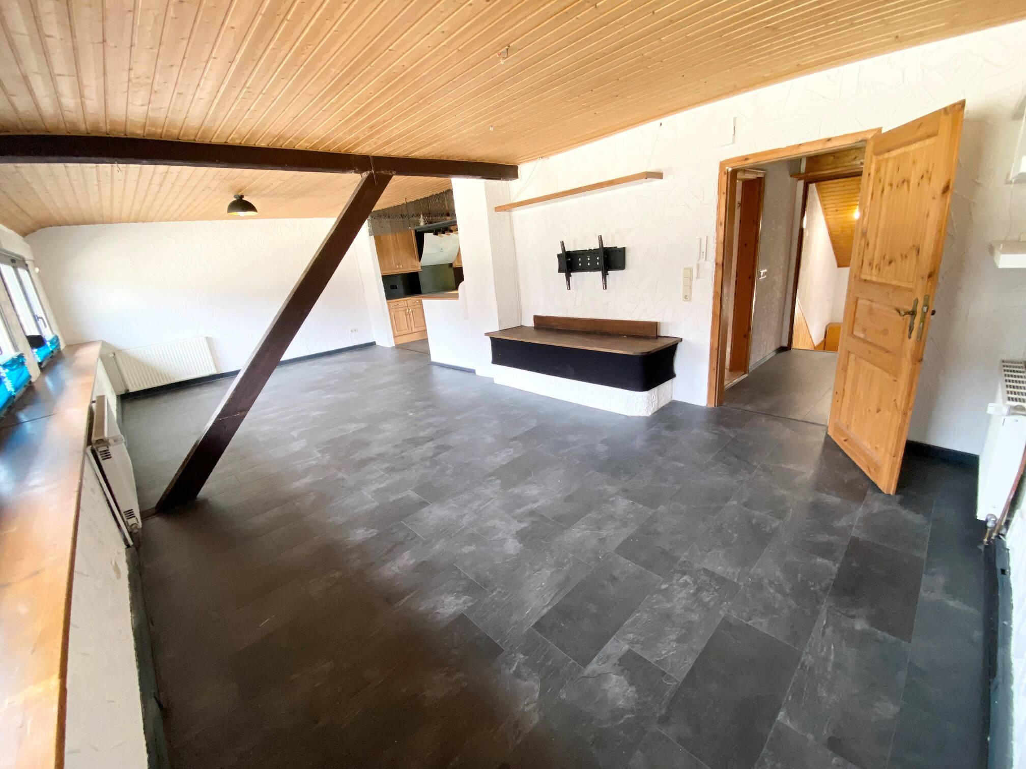 Großzügige 3-Zimmer Wohnung mit Einbauküche in Ensheim, 66131 Saarbrücken