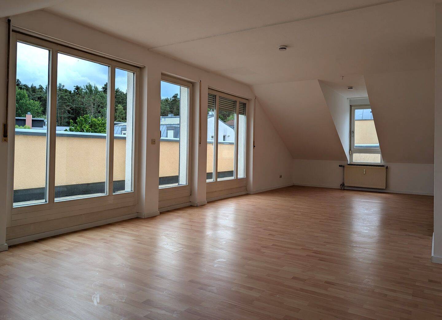 PROVISIONSFREI — 3-Zimmer Penthouse in Oberfürberg, 90768 Fürth