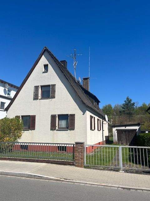 Zweifamilienhaus in Top-Lage von Altenfurt – mit großem Grundstück !!, 90475 Nürnberg