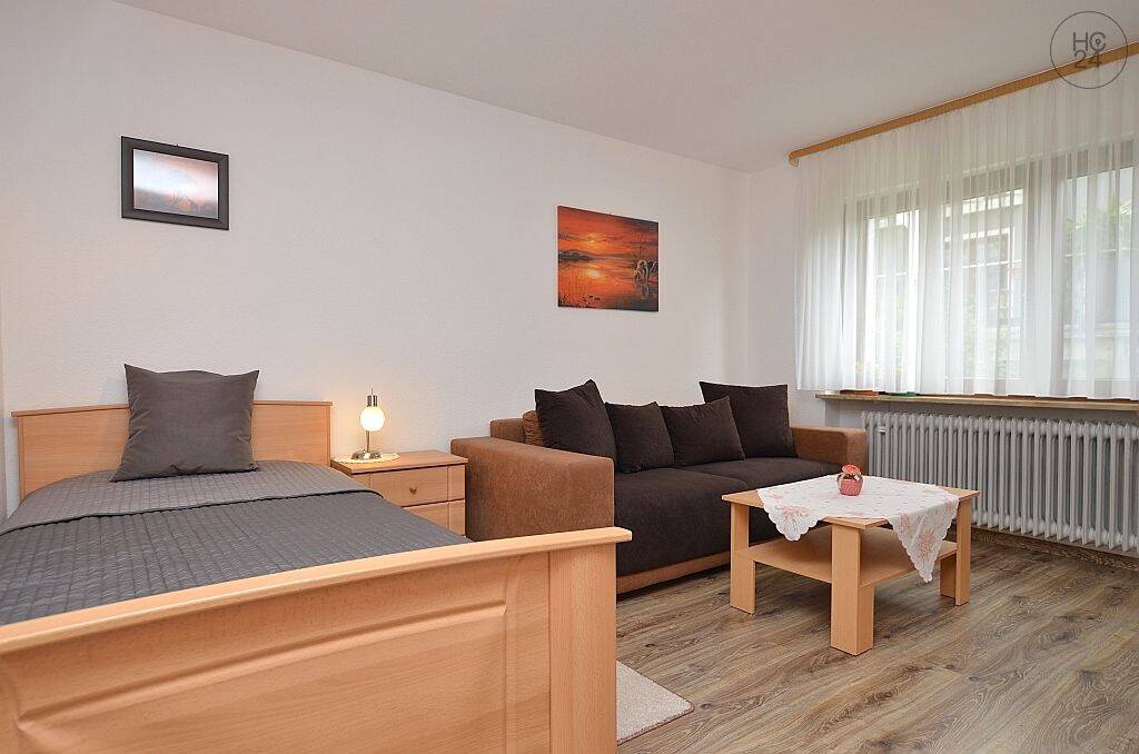 Hell möbliertes WG-Zimmer in Reichenberg, 97234 Reichenberg