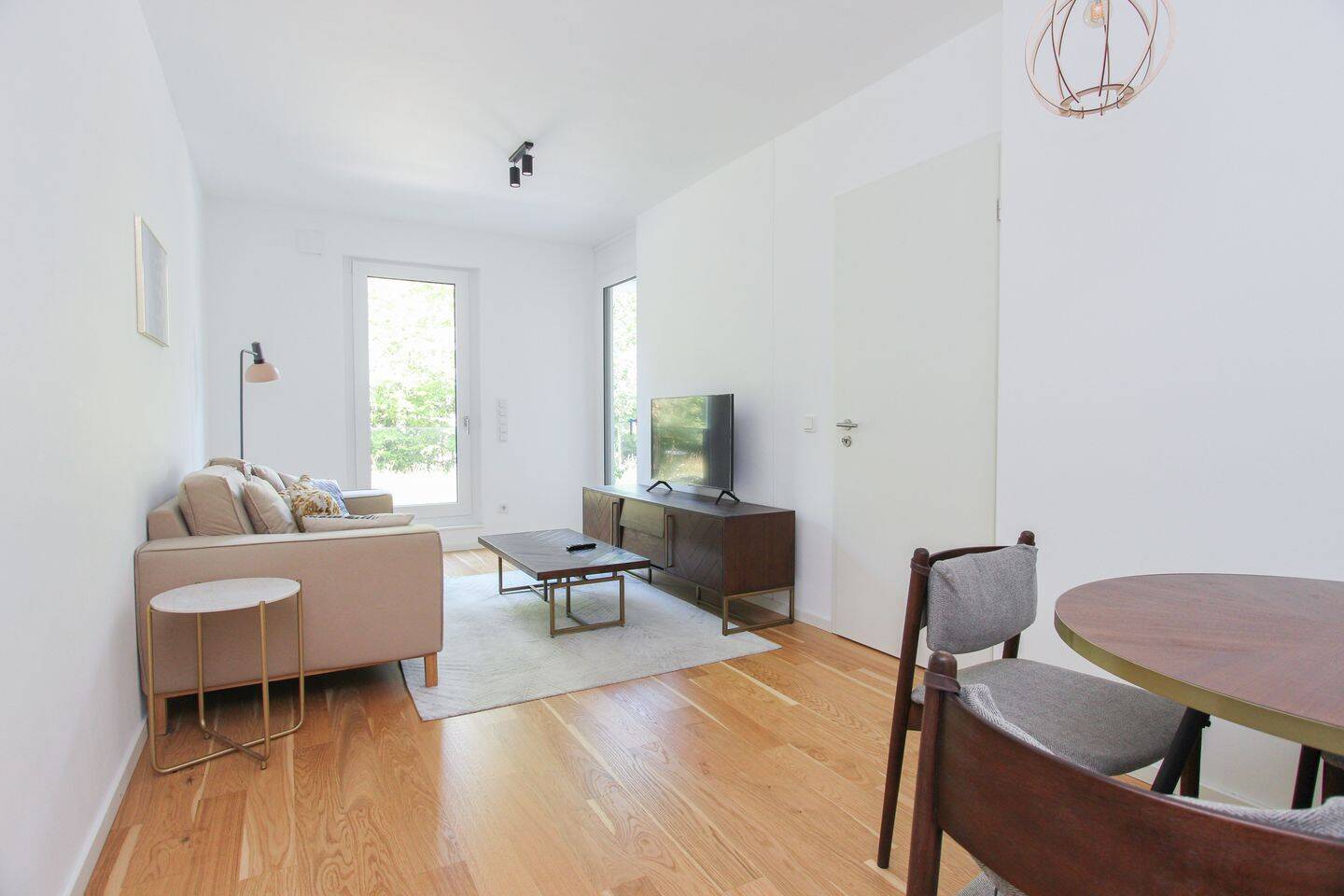 Möblierte 2-Zimmer-Erdgeschosswohnung, 81379 München (Sendling Sendling-Westpark Thalk. Obersendl.-Forsten-Fürstenr.-Solln)