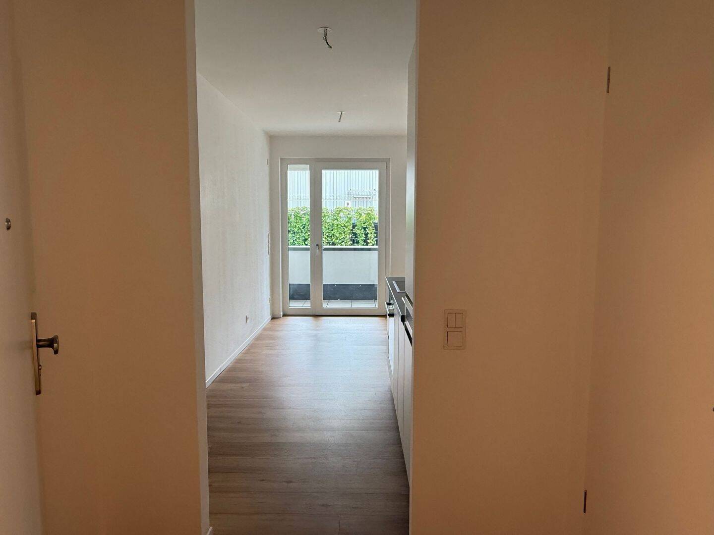Großzügige 1-Zimmerwohnung mit Abstellkammer (inkl. Loggia & Keller), 13507 Berlin (Reinickendorf Kolonie Am Fließ Kolonie Am Waldessaum Tegel)