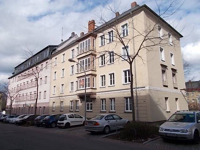 *Neusanierte und großzügige 2-Zimmer mit Laminat und Wannenbad in schöner Lage* – Chemnitz – Bild 1 von 3