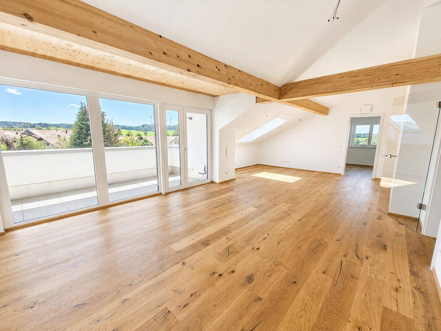 Helle 4 Zimmer Dachgeschosswohnung, 87452 Altusried