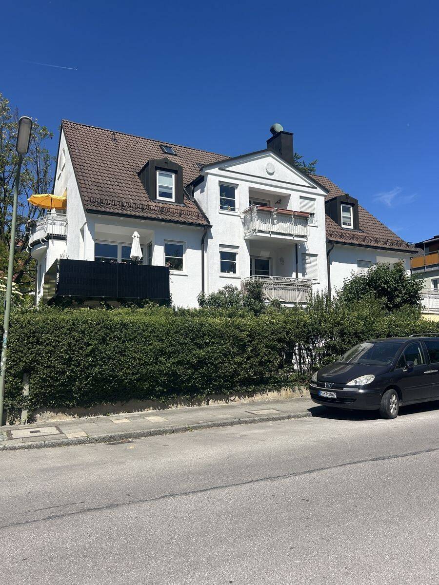 Charmante 2-Zimmer-Maisonette-Wohnung im schönem Nymphenburg in der Nähe des Schlossparks !, 80639 München (Laim Neuhausen-Nymphenburg)