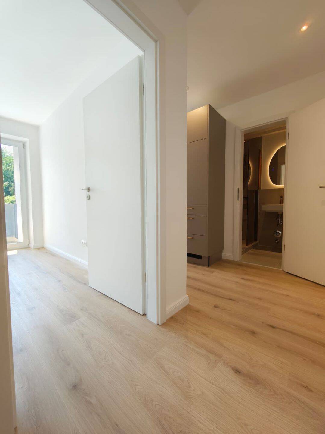Design trifft Wohnqualität | Exklusiv sanierte 2-Zimmer-Wohnung in München-Pasing, 81243 München (Aubing-Lochhausen-Langwied Pasing-Obermenzing)