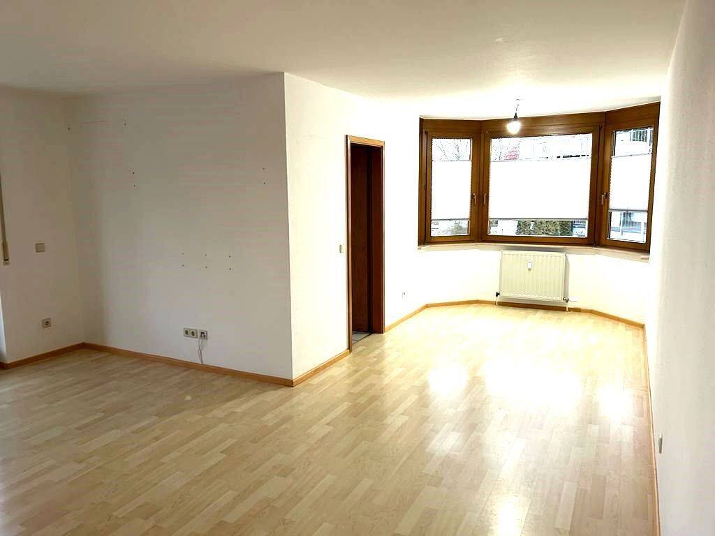 4,5 Zimmer Wohnung inkl. 2 Tiefgaragen Stellplätzen und EBK, 78256 Steißlingen