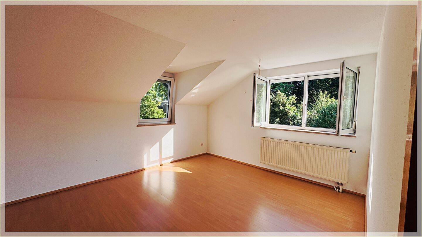 ~~ ~~Idyllisches Wohnen im Grünen! Ruhig gelegene 3-Zimmer-Wohnung auf dem Lande!, 90768 Fürth