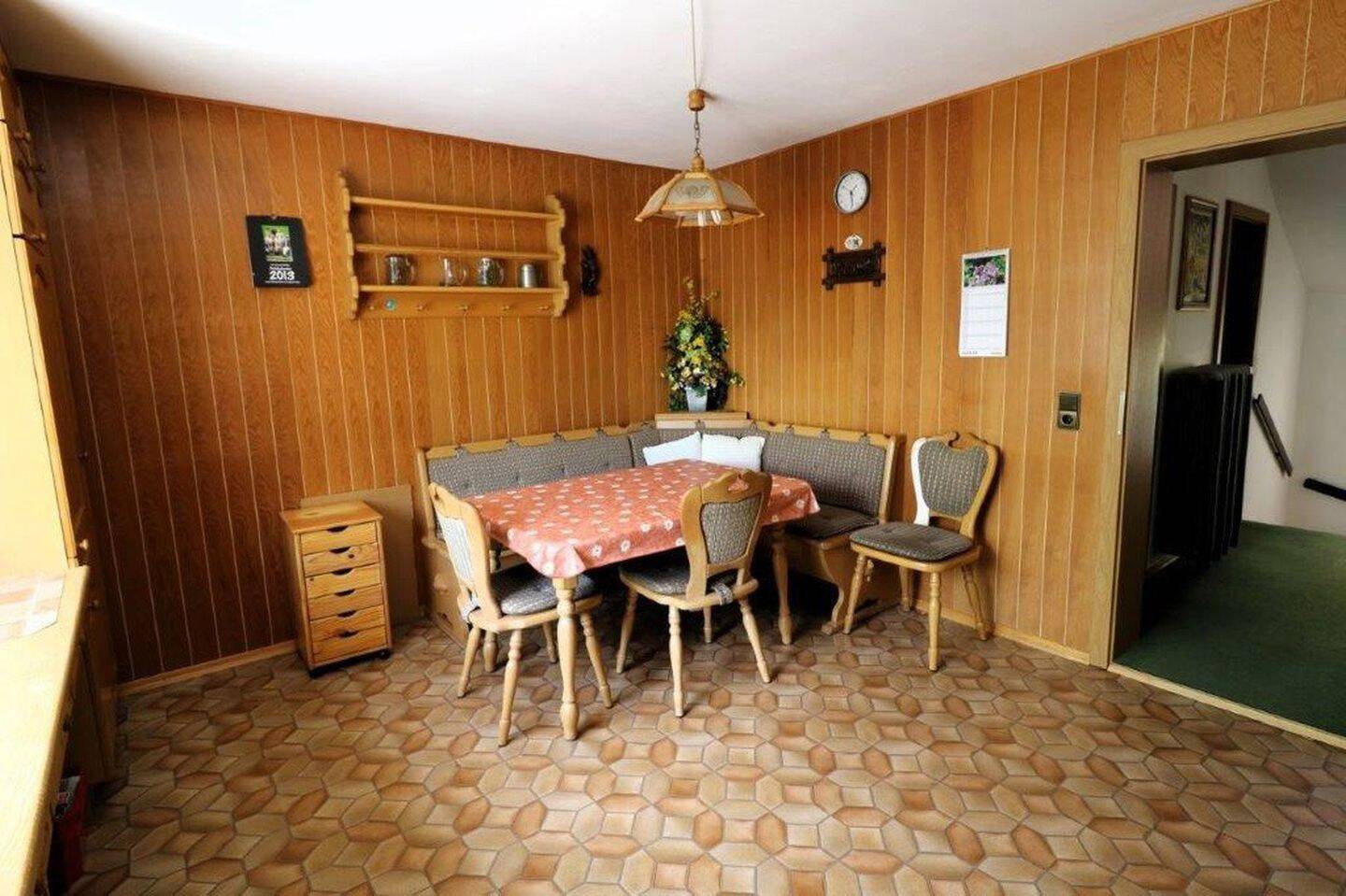 Einfamilienhaus mit 727 Grund, 5 Zi,EBK – sofort bezugsfrei, 82194 Gröbenzell