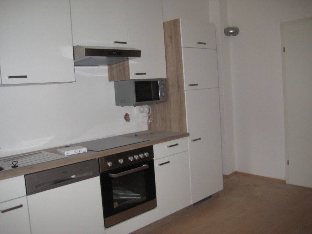 Günstige 2 Zimmer und Küche Wohnung in zentraler Lage – helle und ruhige Räume – mit Parkplatz (günstige Anmietung möglich), 31226 Peine