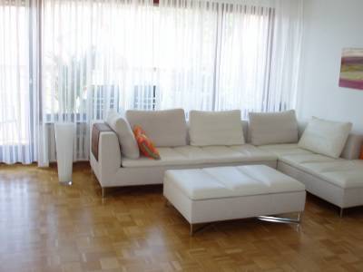 Höchberg, attraktive, schöne sonnige 4 1/2 –Zi-Wohnung mit 2 Balkonen in schöner Wohnlage, Bad und Dusche, 97204 Höchberg