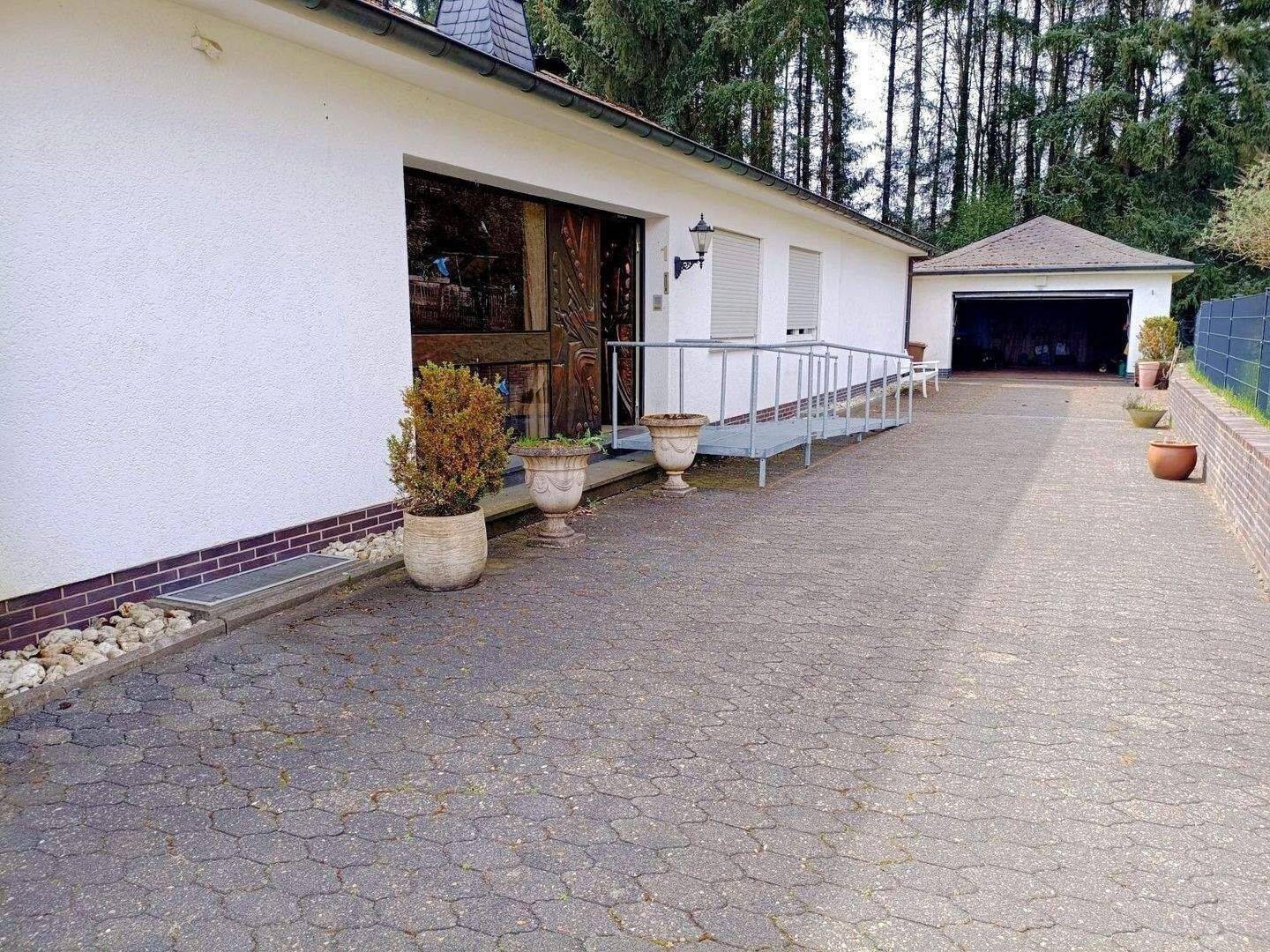 Attraktives, großzügiges, freistehendes Einfamilienhaus in Wallenborn, Vulkaneifel, 54570 Wallenborn