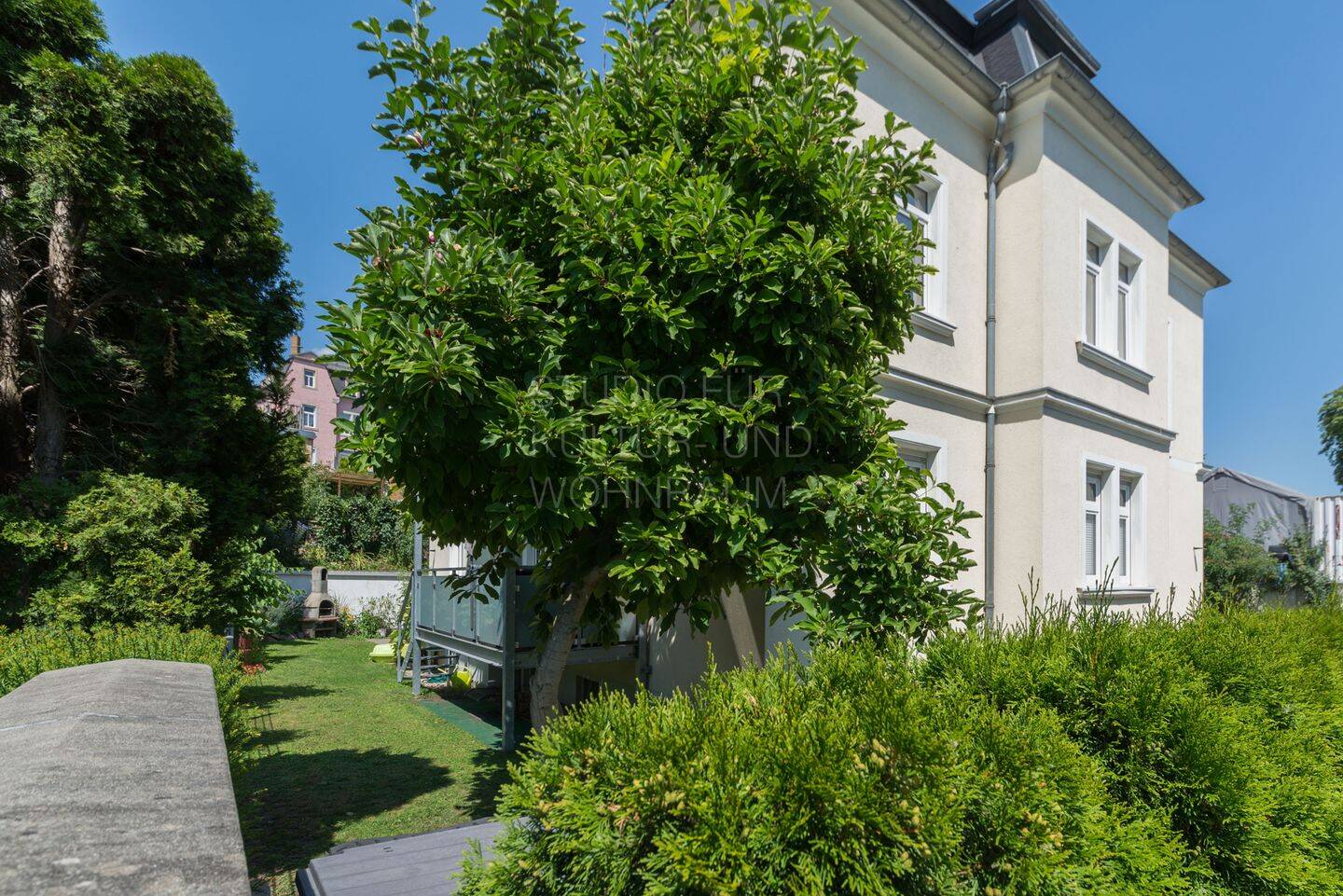 SfKW – Eigennutzer aufgepasst! Ab 09/2026 frei -112 m2 Wfl. – Familienwohnung – EBK – Balkon – FBH – 2 Bäder – Gartenzugang – Stellplatz – Keller, 1157 Dresden