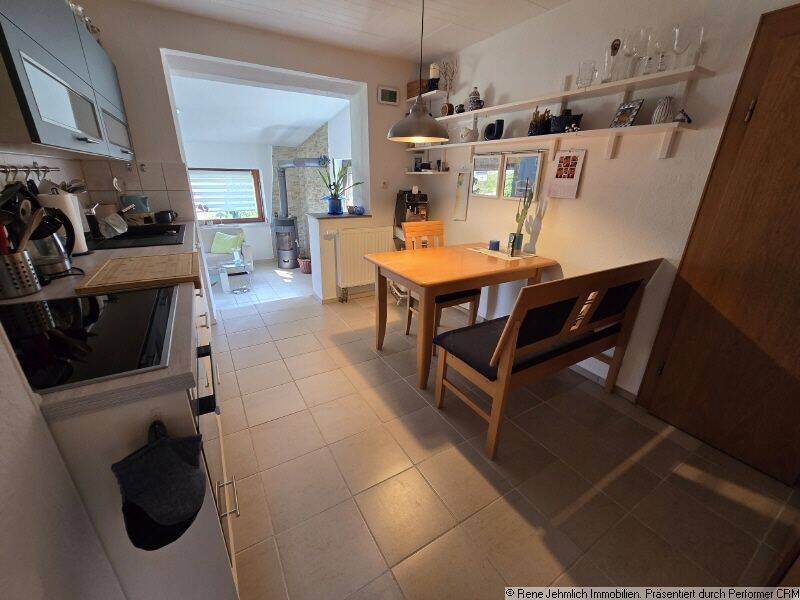 Adelsberg mit 75qm und 3,5 Zimmer, Kamin, Terrasse, Keller, Garage & 460 qm Grundstück, 9127 Chemnitz