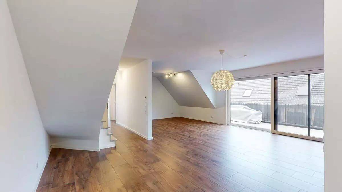 Exklusives Wohnen auf zwei Ebenen – hochwertige 4,5-Zimmer-Maisonette mit Designküche, zwei Bädern, Klimaanlagen und großem Balkon in Hürth, 50354 Hürth