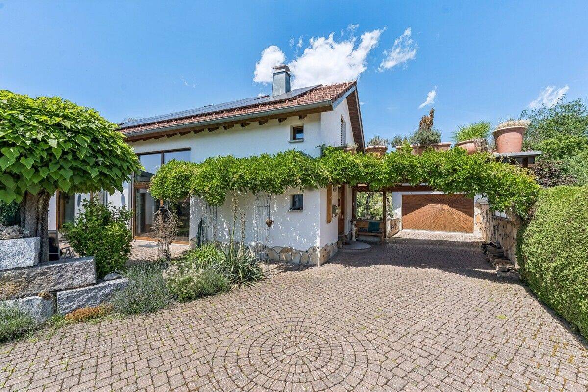 Licht, Natur & Wohlfühlatmosphäre – Einfamilienhaus mit Sauna an Bachlauf, 79777 Ühlingen-Birkendorf