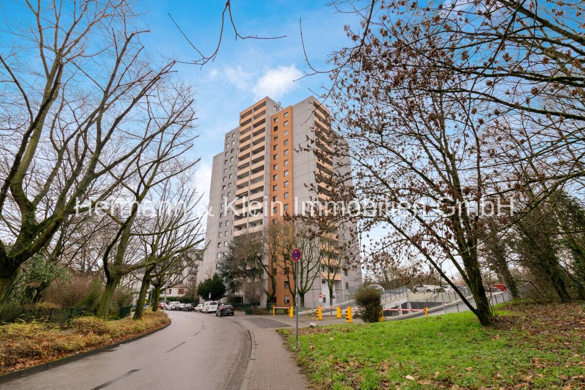 Penthouse über den Dächern Frankfurts – Skylineblick und beeindruckende Dachterrasse, 60528 Frankfurt am Main (Niederrad Sachsenhausen Schwanheim)