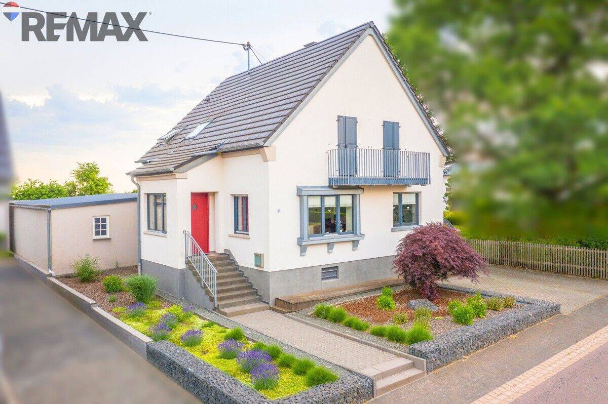 Altbaucharme trifft modernes Wohnen – gepflegtes Einfamilienhaus mit Garage und Gartenhaus, 54450 Freudenburg