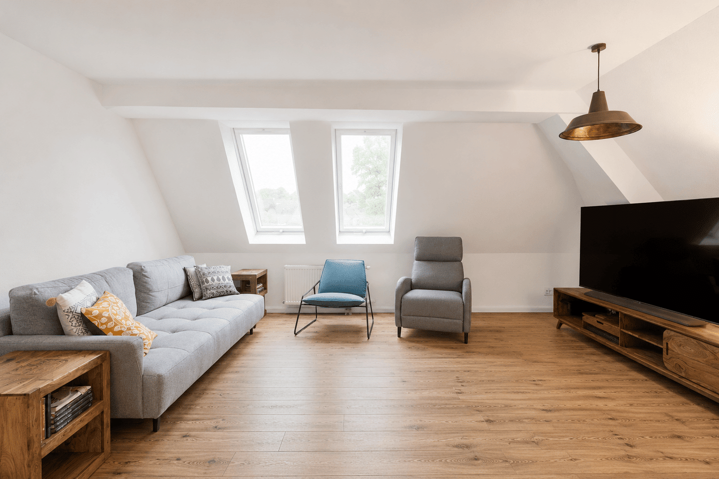 Großzügige Dachgeschosswohnung mit großer Terrasse, Parkett und Stellplatz, 12109 Berlin (Tempelhof-Schöneberg)