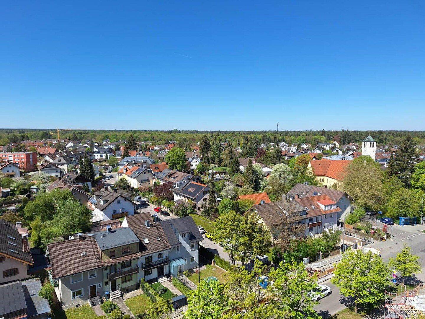 Großzügige 3 – Zimmer Wohnung mit Weitblick – inklusive Garagenstellplatz, 82008 Unterhaching