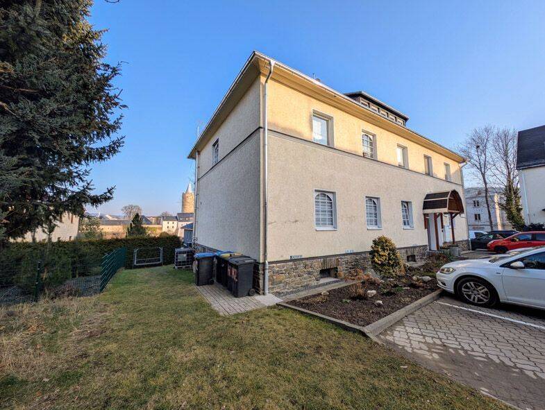 Moderne 3-Raum-Wohnung mit Einbauküche und PKW-Stellplatz in schöner Ortslage von Zschopau!, 9405 Zschopau