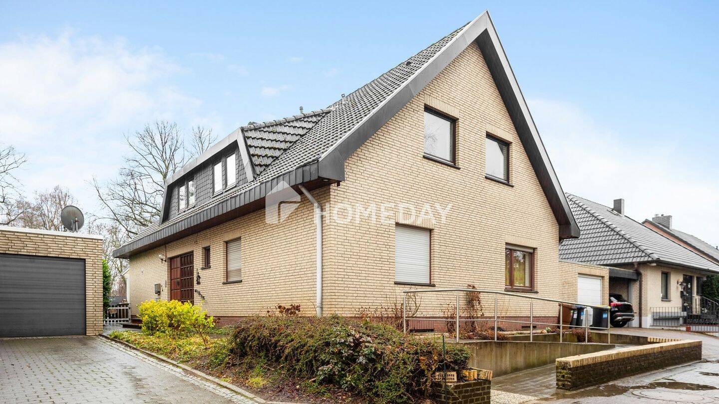 Drei Zimmer unter dem Dach – saniert, vermietet, solide, 28279 Bremen (Arsten Habenhausen Huckelriede)