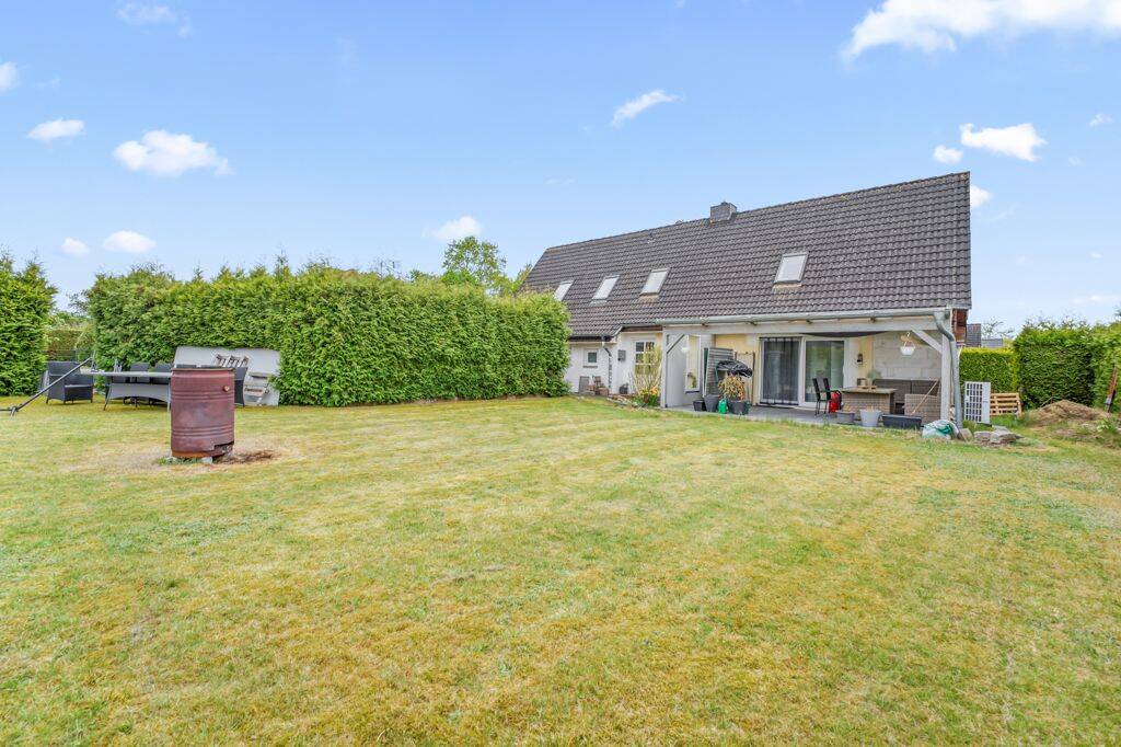 Einfamilienhaus mit Wärmepumpe und PV in 24619 Bornhöved, 24619 Bornhöved