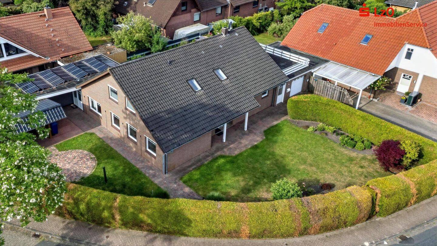 Modernisiertes Ein- oder Zweifamilienhaus mit PV-Anlage in begehrter Lage von Westerstede, 26655 Westerstede