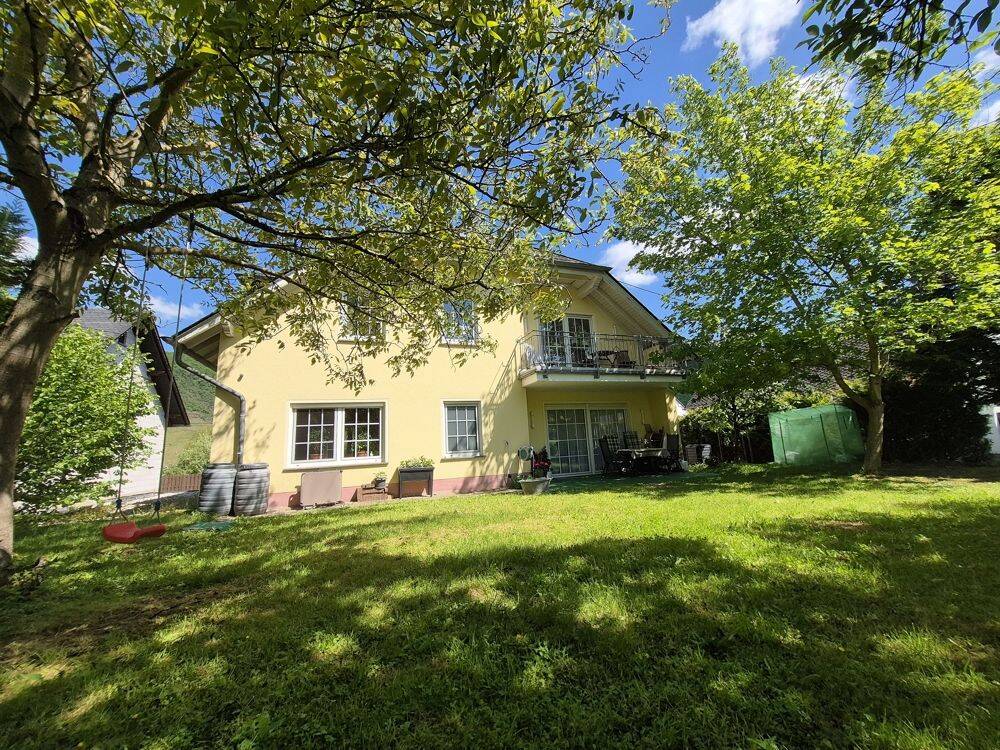 TOP PREIS-LEISTUNG! Solides Zweifamilienhaus mit Winzerkeller in hochwasserfreier Ortsrandlage!, 56841 Traben-Trarbach