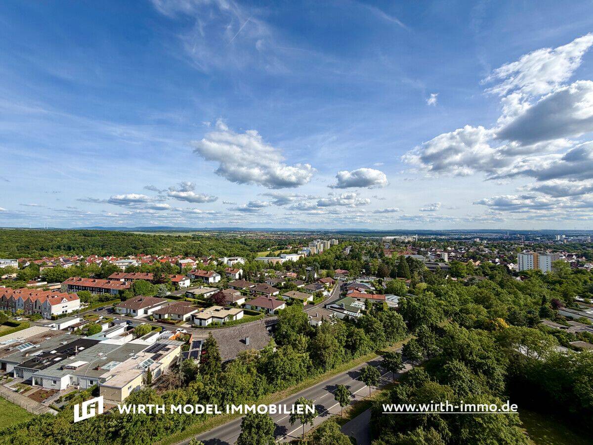 Ansprechende 3-Zimmer-Wohnung mit Aufzug & schönem Ausblick am Schweinfurter Stadtrand, 97422 Schweinfurt