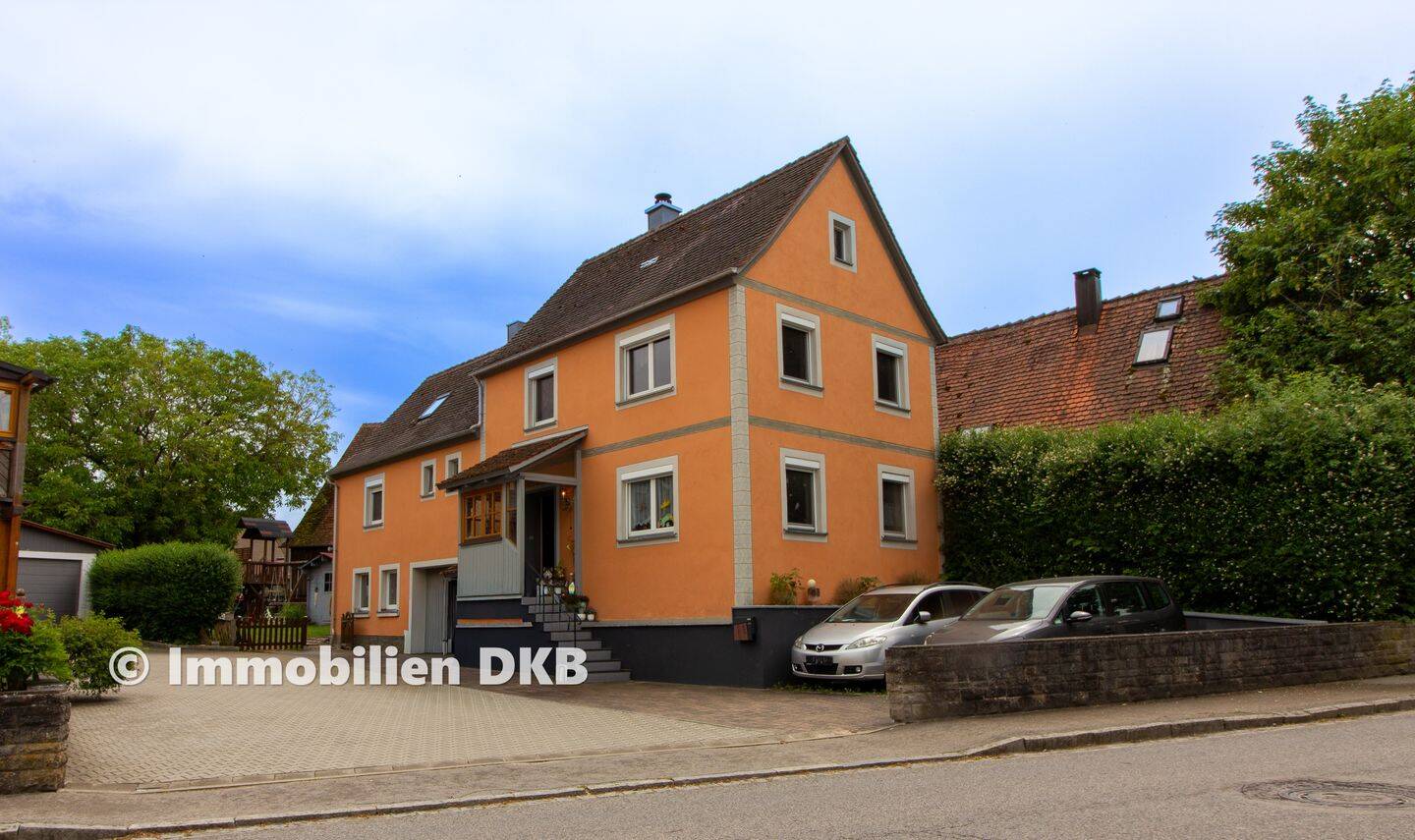 Großzügiges Einfamilienhaus mit Charme & Ausbaureserve in Wettringen, 91631 Wettringen