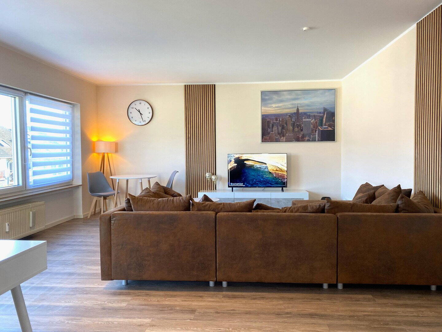 Rundum sorglos Paket! Möbliertes WG-Zimmer WLAN & NK in renovierter 4-Zi Whg 2 Min. von Meckenheim, 53343 Wachtberg