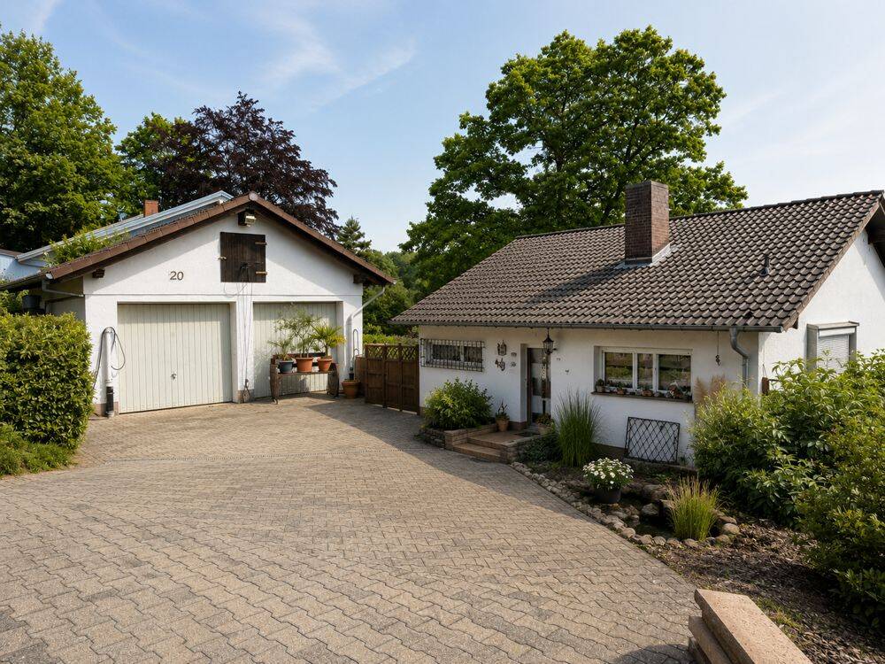 Wohnen mit Ausblick ! Einfamilienhaus in begehrter Wohnlage von Kirchheim !, 36275 Kirchheim