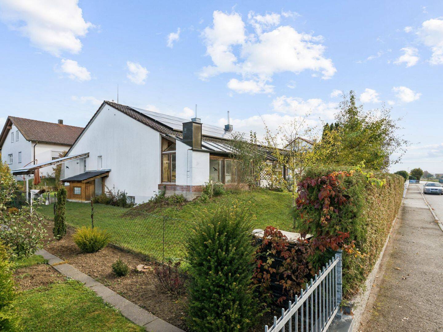 Charmantes Einfamilienhaus mit separatem Einliegerbereich in ruhiger Lage in Großmehring-Demling, 85098 Großmehring