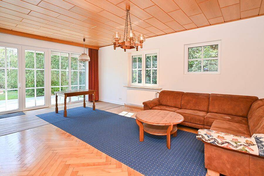 Erstbezug nach Sanierung in Ehlershausen: 3-Zimmer-Wohnung mit Terrasse und großem Garten!, 31303 Burgdorf