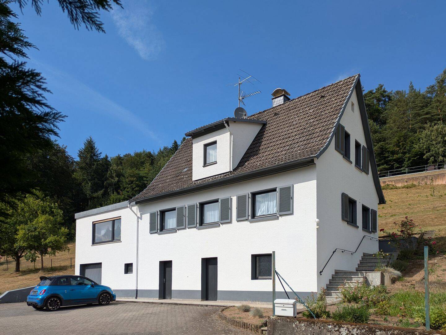 Gepflegtes Einfamilienhaus mit riesigem Grundstück in unmittelbarer Naturnähe im schönen Mossautal!, 64756 Mossautal