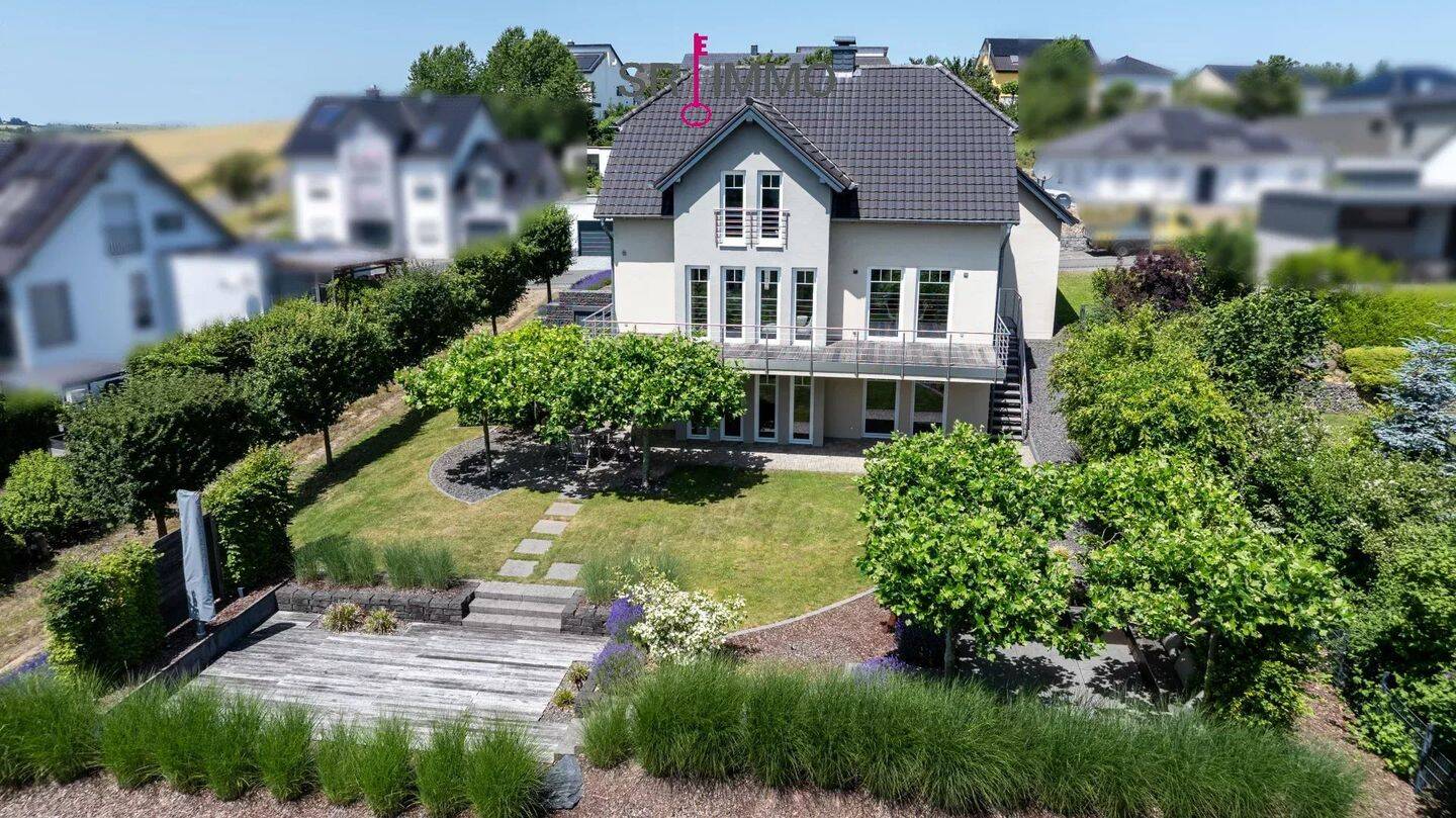Modernes EFH mit Highlight-Garten und Panoramablick über Neuerburg, 54673 Neuerburg