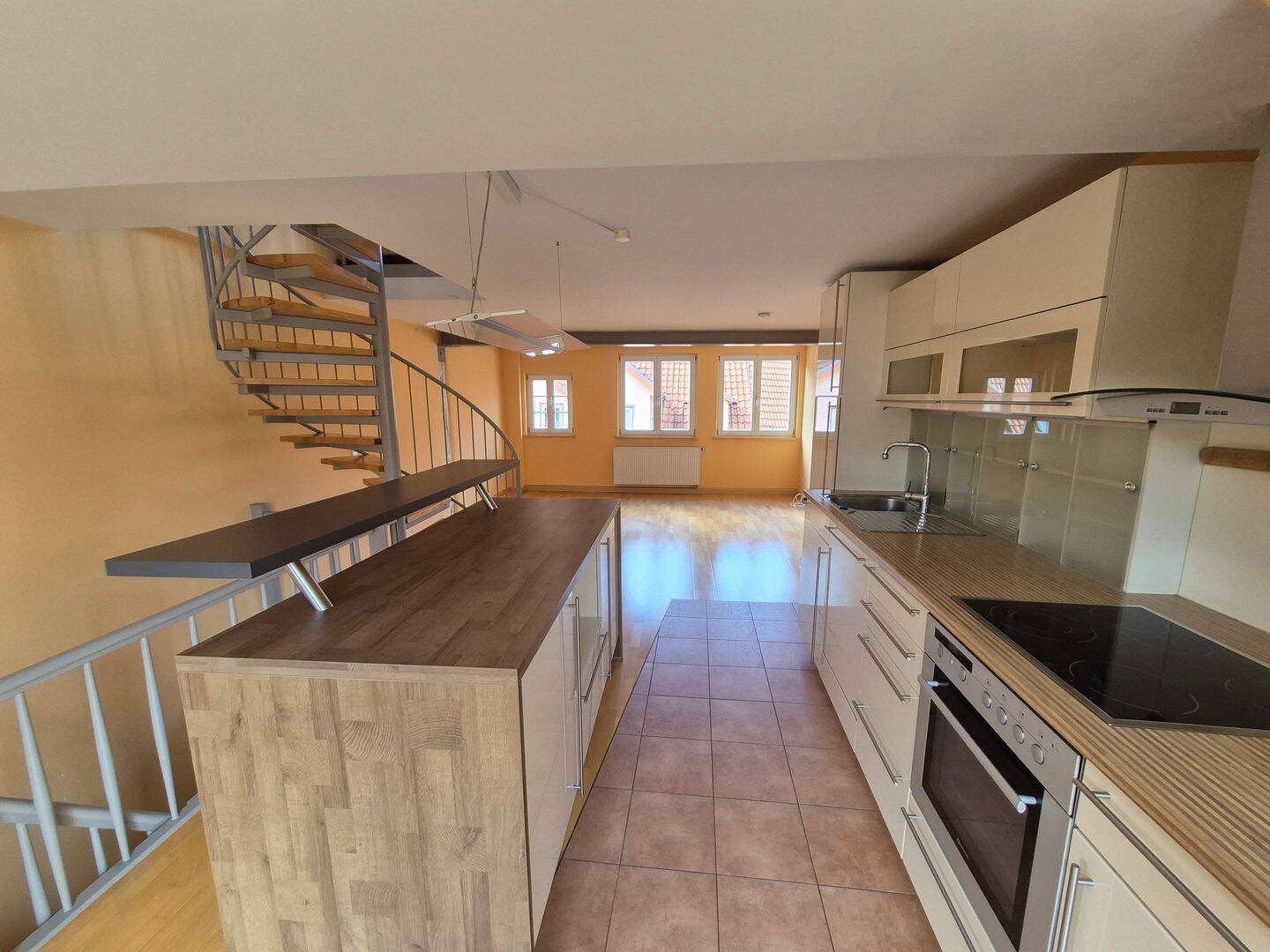 Großzügige Maisonettewohnung mit 5,5 Zimmern und 3 Dachterrassen, 73728 Esslingen am Neckar
