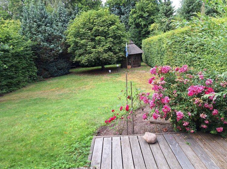 Zweifamilienhaus mit Keller, Balkon und großem Garten, 33609 Bielefeld (Baumheide Innenstadt Schildesche)