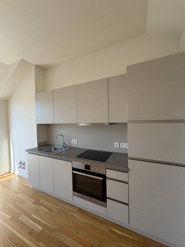 Helle 2-Raum-Wohnung im Zentrum mit Einbauküche und Balkon, 1067 Dresden (Friedrichstadt Innere Altstadt Wilsdruffer Vorstadt/Seevorstadt-West)