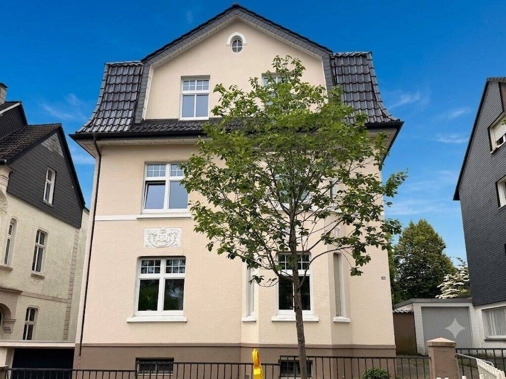 ++ Charmanter Altbautraum: 2-Zimmer-Wohnung mit Balkon & Dielenboden in perfekter Lage! ++, 42719 Solingen (Gräfrath Merscheid Solingen-Mitte Wald)